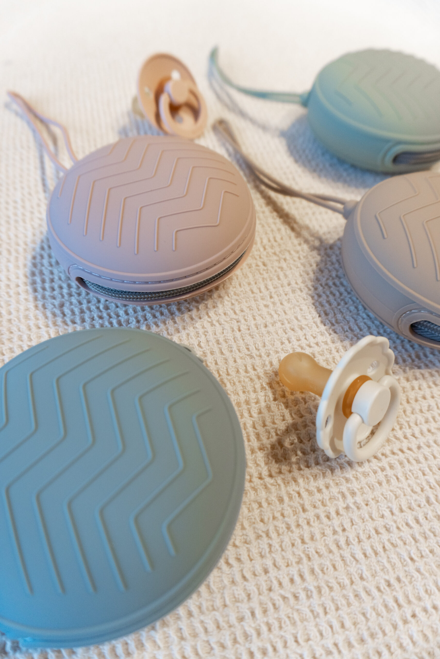 Portachupete de silicona - Image 2