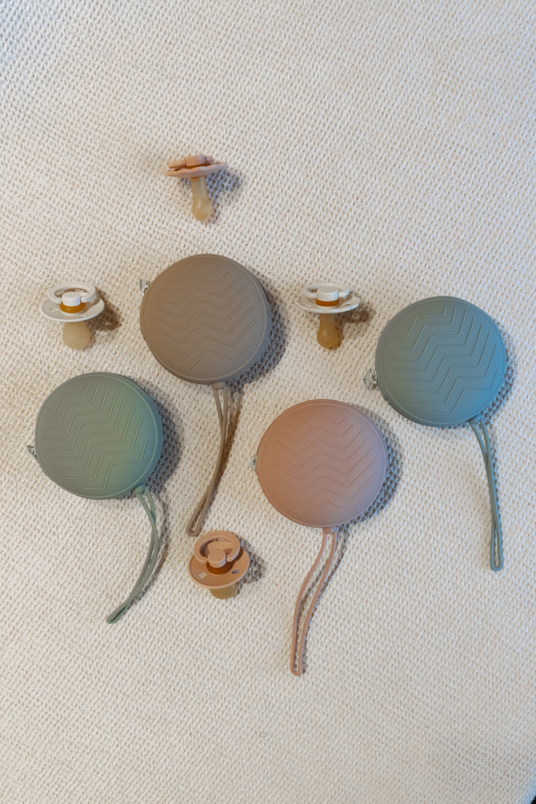 Portachupete de silicona - Image 3