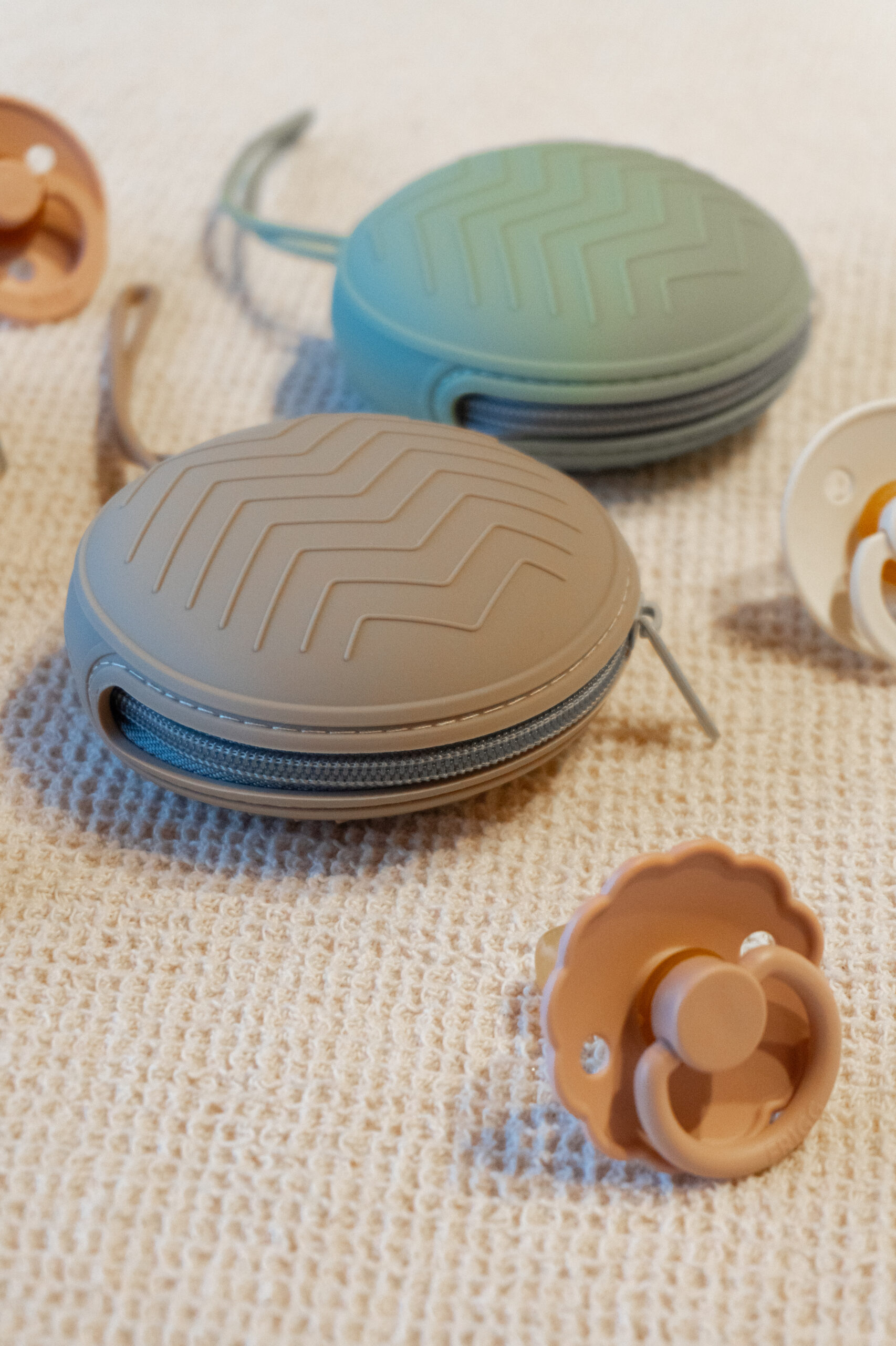 Portachupete de silicona - Image 5