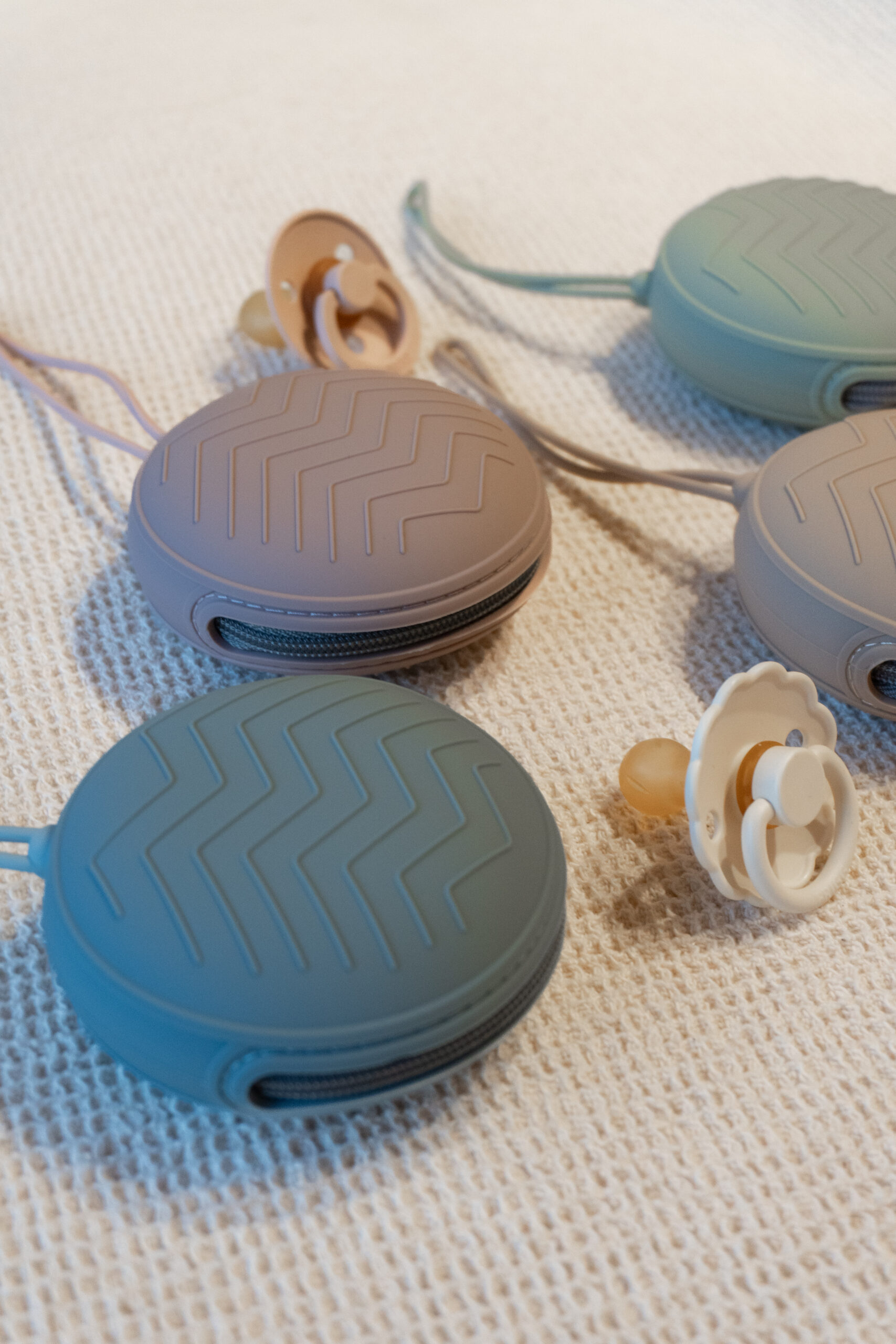 Portachupete de silicona - Image 6